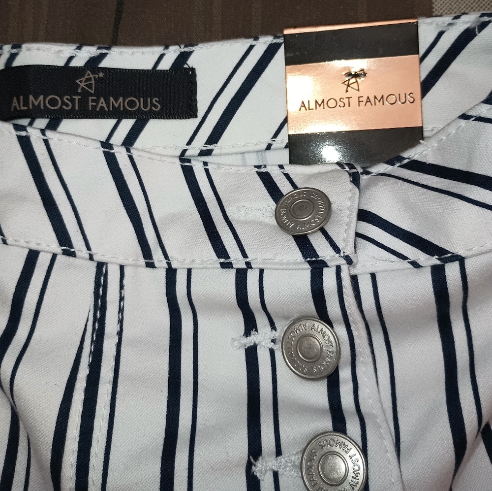 Almost Famous High Waist Striped Shorts 1 Juniors - Picture 2 of 8